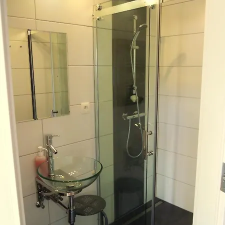 La Cachette Du Menuisier 3*